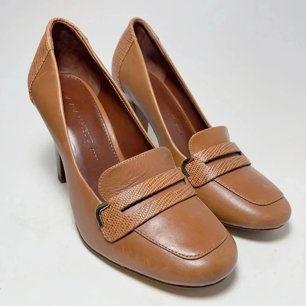 Banana Republic Womnes 7 Leather Buckle Accent Stacked Heel Slip-on Cognac